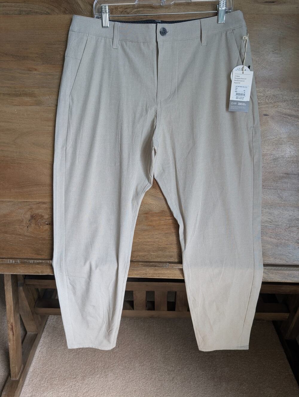 NWT Vuori Aim Pants Mens 33 Khaki Athletic Slim Fit Performance Stretch V431